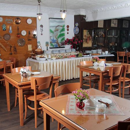Hotel Nezih Istanboel Buitenkant foto