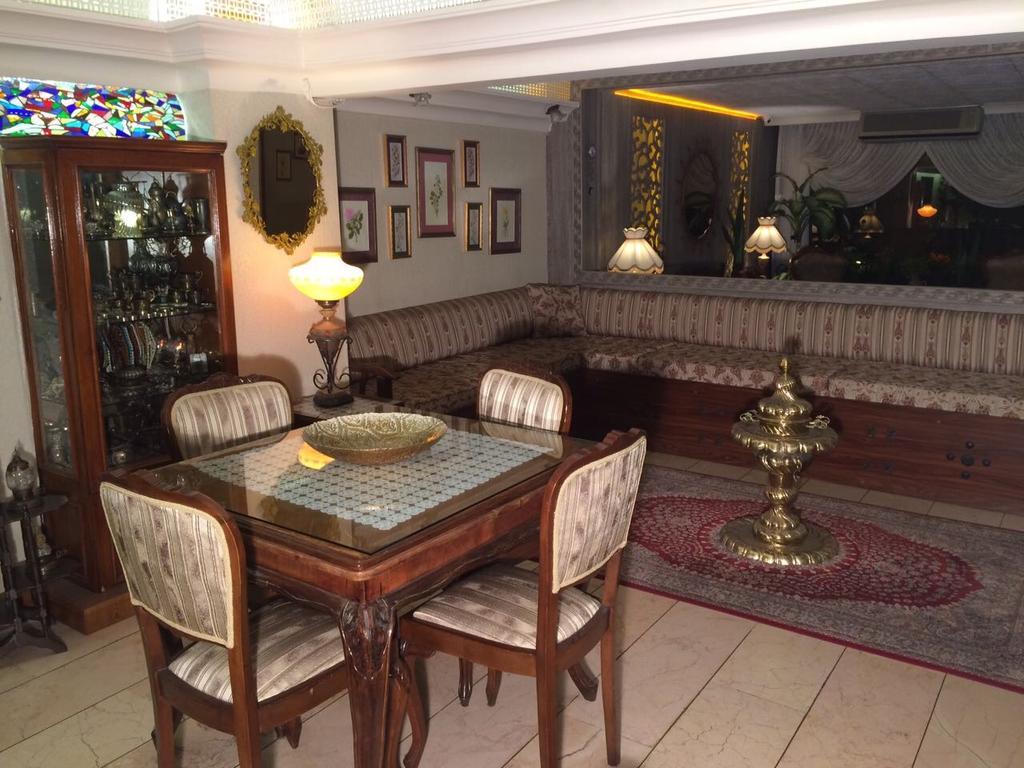 Hotel Nezih Istanboel Buitenkant foto