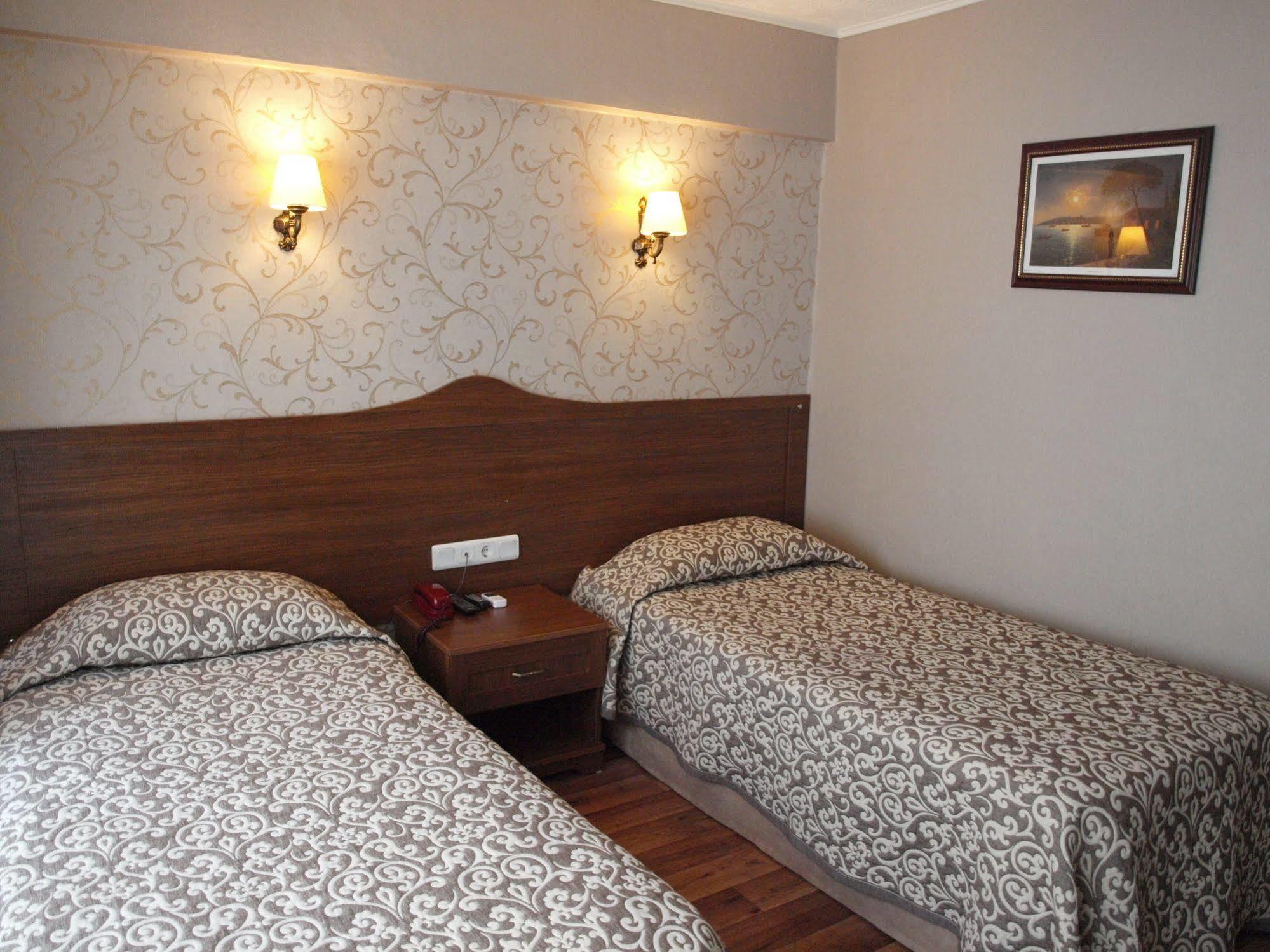 Hotel Nezih Istanboel Buitenkant foto