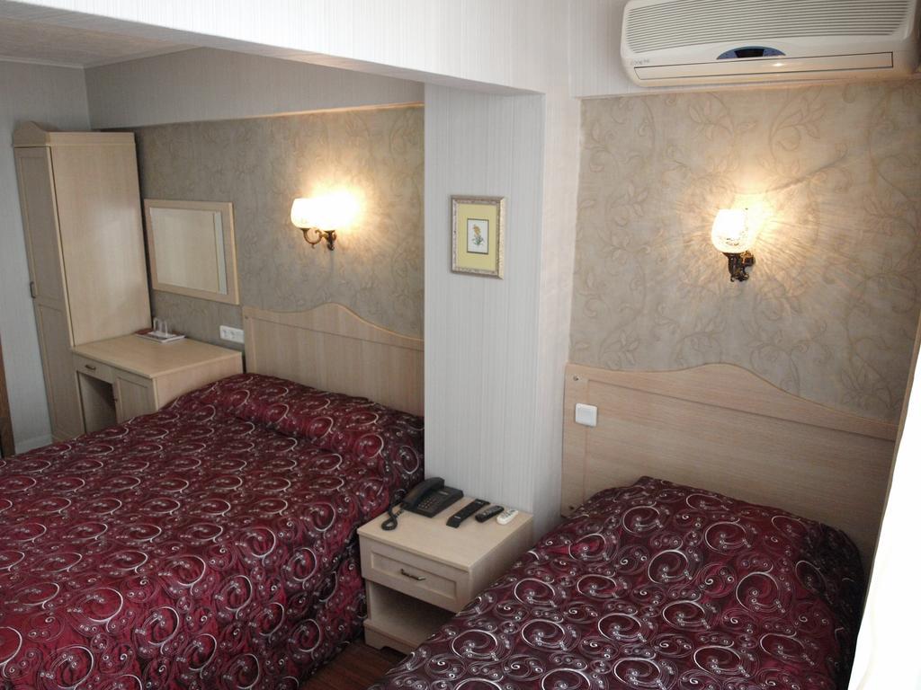 Hotel Nezih Istanboel Buitenkant foto