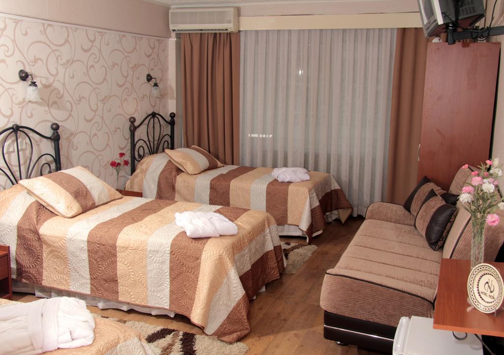 Hotel Nezih Istanboel Buitenkant foto